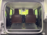 後席を格納すると、これだけの広さが!シーンに合わせたシートアレンジで、大きな荷物も積むことが出来ます♪