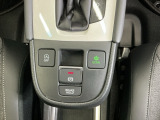パーキングブレーキはスマートな電子制御式と合わせて渋滞時等にブレーキペダルから足を離しても停車状態を保持してくれるオートブレーキホールド機能で運転が楽になります。スタートはアクセルペダルを踏むだけ