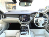 V60  リチャージプラグインハイブリッドT6AWD