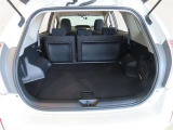 ワゴンならではの広々としたラゲージスペースを備えています。ライフスタイルに合わせていろいろな物を積み込めます!