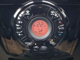 使い勝手の良いオートエアコンになります。