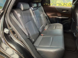 後部座席も気になるようなキズ・汚れやへたり等、大きなダメージはなく、良好な状態です。