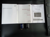 キーを携帯していればリクエストスイッチを押すだけでドアの開錠・施錠が可能です。しかもキーを差し込むことなくエンジンの始動・停止も可能です。取扱説明書・メンテナンスノートが揃っていますので安心です。