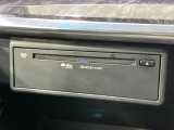 【CD/DVDデッキ】オプションのCD/DVDデッキを搭載。ディスプレイオーディオでエンタメをお楽しみいただけます。