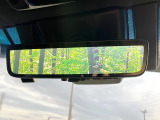 【デジタルインナーミラー】後席の大きな荷物や同乗者で後方が確認しづらい時でも安心!カメラが撮影した車両後方の映像をルームミラー内に表示。クリアな視界で状況の確認が可能です!