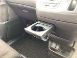 助手席右前のカップホルダー。便利ですよ!