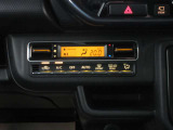 エアコンも装備されています。車内の温度を調整して、より快適にお過ごしいただけます。