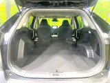 後席を格納すると、これだけの広さが!シーンに合わせたシートアレンジで、大きな荷物も積むことが出来ます♪