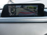 【360&deg;ビューモニター】  とても分かりやすい、クルマの上から見下ろしたような映像で、駐車サポートをしてくれます。