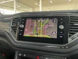 純正ナビゲーションになります。Bluetooth接続可能。
