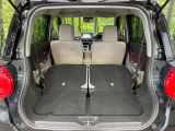 後席を格納すると、これだけの広さが!シーンに合わせたシートアレンジで、大きな荷物も積むことが出来ます♪