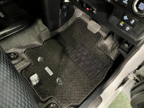 嬉しい純正フロアマット付き♪ 状態も良好です(^^♪