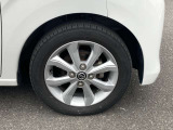 ◆アルミホイール◆純正のアルミホイールが標準装備で付いています!ホイルだけで見た目がとてもスタイリッシュです★