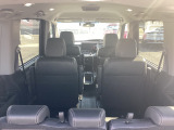 二列目シートも綺麗な状態です。
