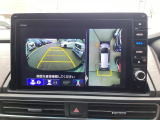 【リアカメラ】運転が苦手な方も車庫入れラクラクです!ギアをリバースに入れれば自動的にモニターが切り換わります。リアトラフィックモニター付きですからさらに安心ですね!