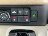 運転席/助手席シートヒーターで寒い日もすぐに温かくなり快適に過ごせます。2段階の温度調整が可能です