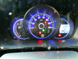 デザインも良く視認性の良いメーターパネルを装備しています