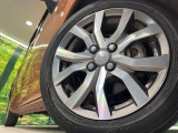 【純正15インチアルミホイール】外観にマッチした純正アルミホイールを装着しております。各種社外アルミホイールや、スタッドレスタイヤも取扱いしております。是非ご相談ください♪