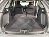 リア席を倒せば広々とした空間の出来上がり!床が低くフラットになり、天井までの高さがありますので積載が便利です。