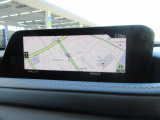 7世代になり地図表示が、従来のナビSDよりもより高詳細に変わっております。交差点・標識も判り易く変化。もちろん端末を通信ケーブル接続していただければAndroidオートやApple CarPlayにも