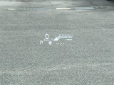 【ヘッドアップディスプレイ(HUD)】フロントウインドウガラスに走行情報を投影します。運転中の目線と重なるように表示されるので、少ない視線移動で速度が確認できるので、 ドライビングに集中できます!