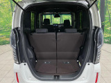 普段のお買い物や通勤、送迎等に十分な荷室スペースを確保しております。セカンドシートを倒すと、大きな荷物の積載も可能です♪