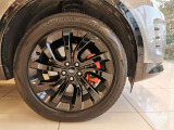 【20インチオプションホイール】グリップ力もある大口径のアロイホイール当モデルとかなりマッチしております。