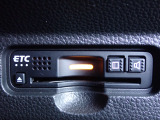 ■【ETC車載器】が装備されています。セットアップをしてお渡しとなり、ETCカードを差し込むだけで高速道路の利用が可能です。