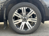 【純正18インチアルミホイール】外観にマッチした純正アルミホイールを装着しております。各種社外アルミホイールや、スタッドレスタイヤも取扱いしております。是非ご相談ください♪