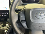 運転中、オーディオの操作をしてて、ハッとしたことはありませんか?ステアリングスイッチは、運転中でもハンドルでオーディオの操作が可能です。安全なドライブをサポートします。
