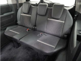 ◆ご家族とスキーやキャンプ、または年に1回、親孝行の温泉旅行。そんな時にとても役に立つ広々3列目シート。普段は畳んでおいて荷物スペースにしても良いですね!