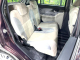後部座席も気になるようなキズ・汚れやへたり等、大きなダメージはなく、良好な状態です。