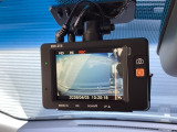 ドライブレコーダー付きです!!映像・音声などを記録する車載装置です。 もしもの事故の際の記録はもちろん、旅行の際の思い出としてドライブの映像を楽しむことができます!!