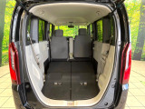 後席を格納すると、これだけの広さが!シーンに合わせたシートアレンジで、大きな荷物も積むことが出来ます♪