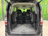 後席を格納すると、これだけの広さが!シーンに合わせたシートアレンジで、大きな荷物も積むことが出来ます♪