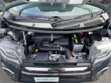 エンジンルームの画像です。店舗にて現車の確認もいただけますので、お電話で在庫のご確認の上是非ご来店くださいませ!!!ワクワクするクルマ選びをご提案します!