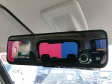 ルームミラーにもアランドビューモニター映せます。