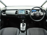 ◆視界広々で非常に運転しやすくロングドライブでも疲れを感じさせないすっきりとまとまったインパネ周りです。