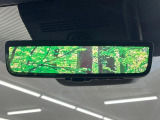 【デジタルインナーミラー】後席の大きな荷物や同乗者で後方が確認しづらい時でも安心!カメラが撮影した車両後方の映像をルームミラー内に表示。クリアな視界で状況の確認が可能です!