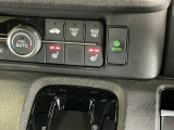 運転席/助手席シートヒーターで寒い日もすぐに温かくなり快適に過ごせます。2段階の温度調整が可能です