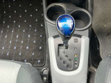 オプションでナビ取付も承ります♪シフトレバーも握りやすく操作面も良好!
