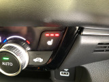【シートヒーター】スイッチを押せば、座面と背もたれで体を温めてくれます♪