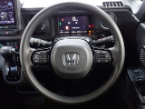 ハンドル左側にはオーディオ操作が出来るオーディオリモートコントロールスイッチ、右側にはHonda SENSINGとオートクルーズコントロールのスイッチを装備!