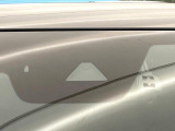【スマートブレーキサポート】走行中に前方の車両等を認識し、衝突しそうな時は警報とブレーキで衝突回避と被害軽減をアシスト。より安全にドライブをお楽しみいただけます。