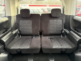 3列目シートはもちろん状態良好☆大人でもゆったりと座って頂けますので、大人数でのお出かけもラクラクです♪ご家族で、気の知れた仲間で、ドライブに行くのが楽しみですね♪