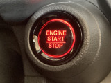 自然に手が届き、操作性の良い赤いボタンでエンジンスタート!!