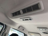 【リヤシーリングファン】空気を効率的に循環させることで、室内空間の温度を均等に保ちます。エアコンを使わない時でも、送風することで、後席でも心地よく過ごせます。