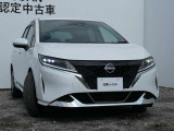 アダプティブLEDヘッドライト。フロントカメラで前方の状況を検知し対向車や先行車に眩しい思いをさせることなく必要なところだけを遠くまで照射します。