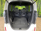 後席を格納すると、これだけの広さが!シーンに合わせたシートアレンジで、大きな荷物も積むことが出来ます♪