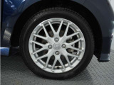 アルミホイール装着車です!これで足元まわりもおしゃれにきまります!